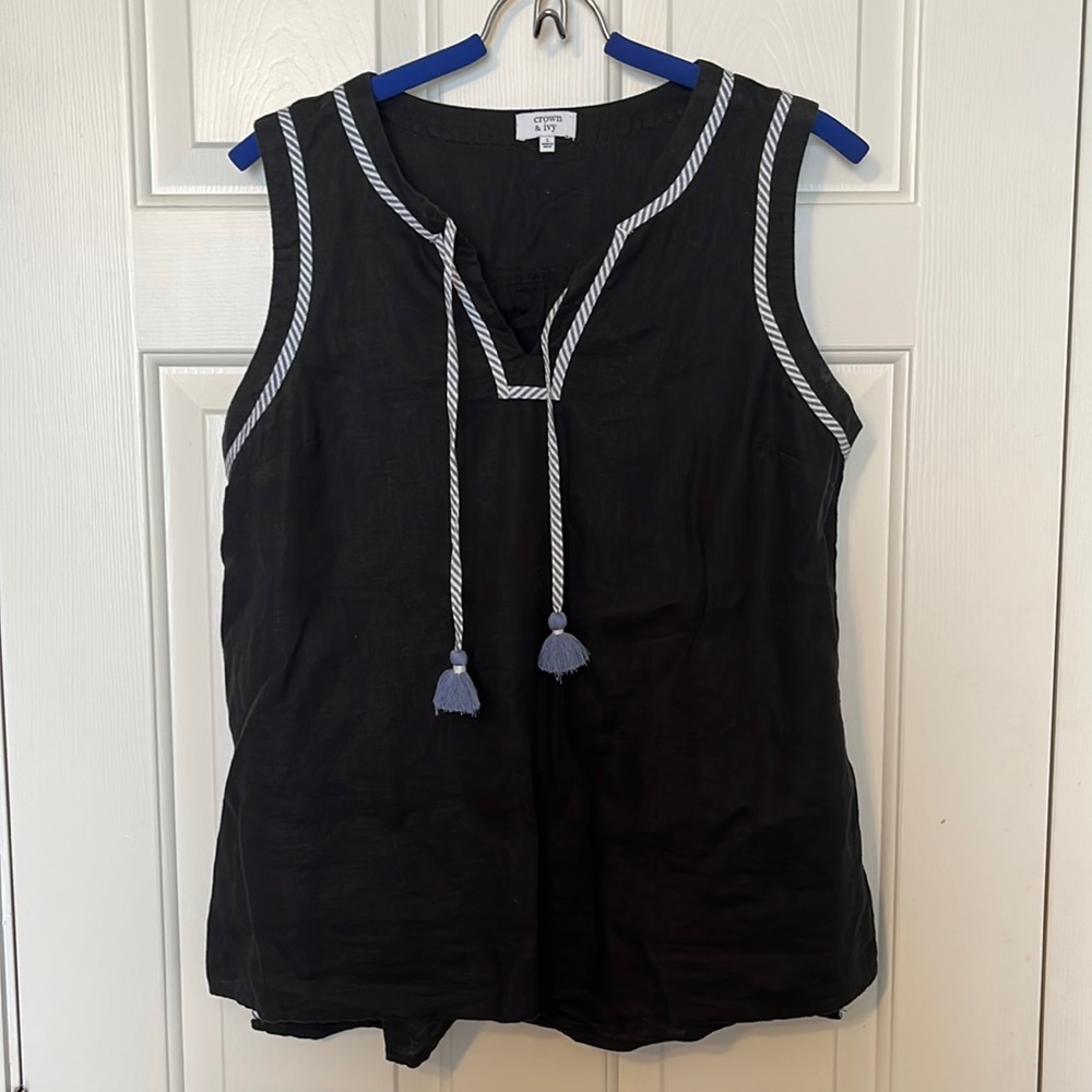 Crown & Ivy black linen top